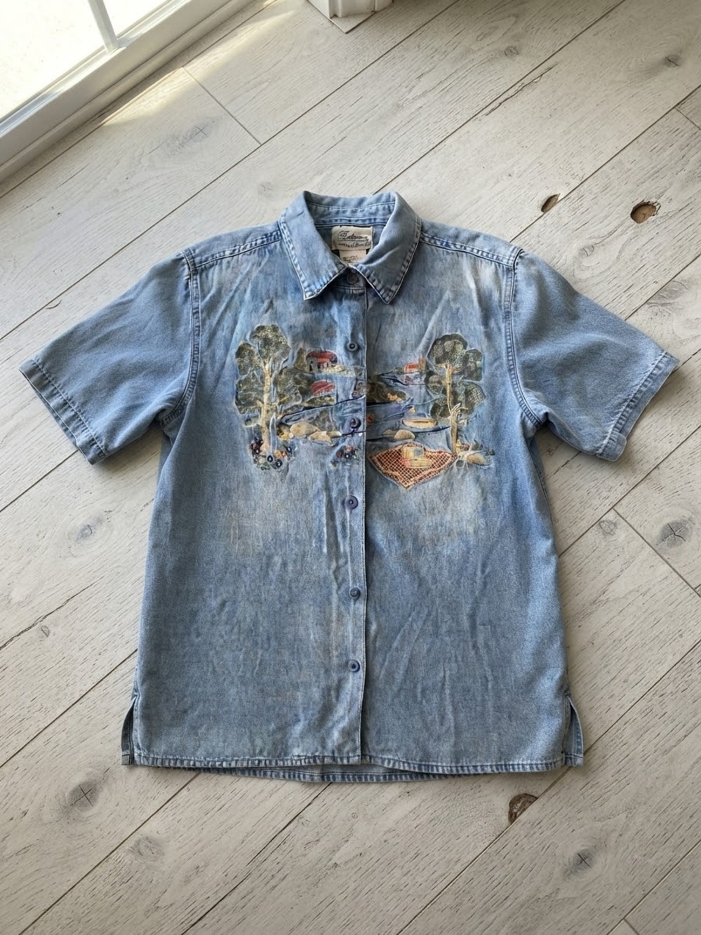 90s Cottagecore Cabin Embroidered Nature Scene Denim Short Sleeve Top Large VTG